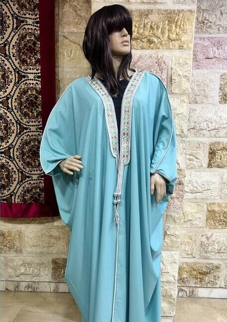 عبائه نسائية مطرزة